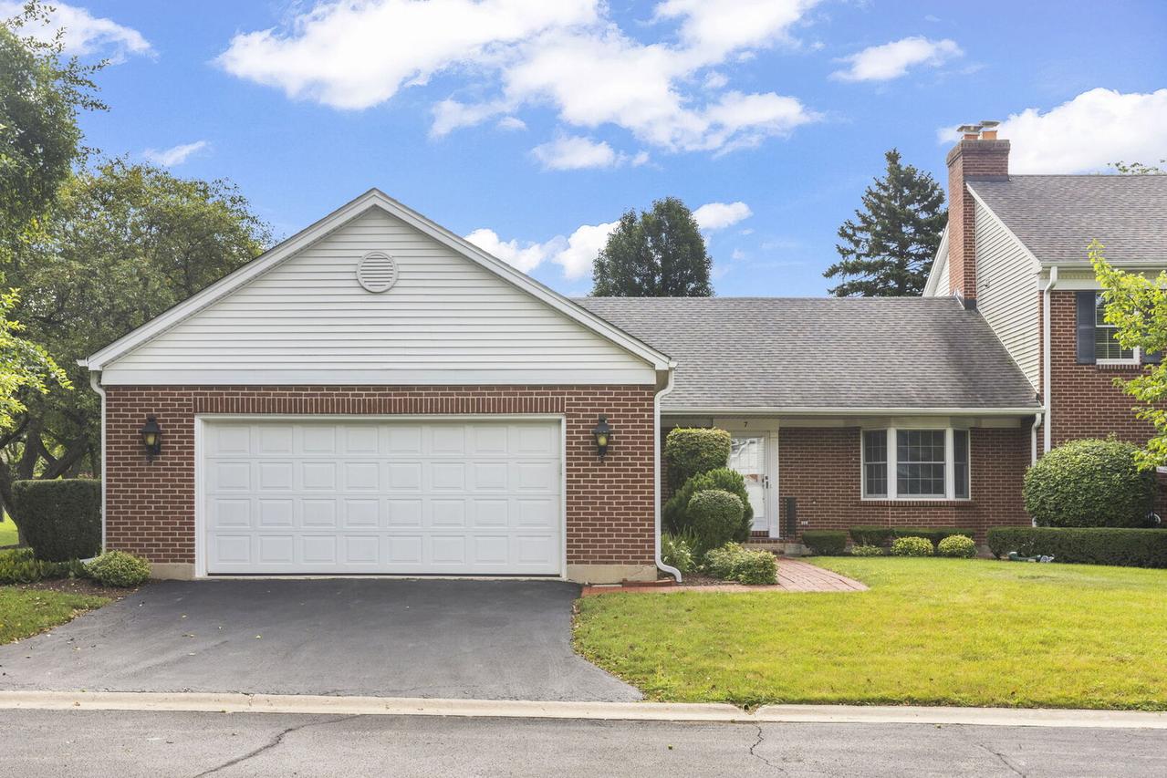 7 Douglas Dr., Sugar Grove, IL 60554