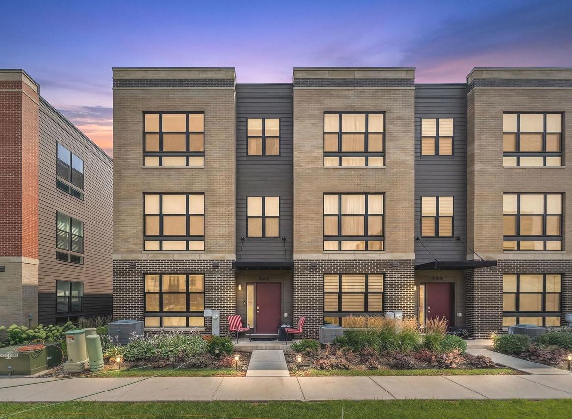 323 Summit Cir., Lombard, IL 60148