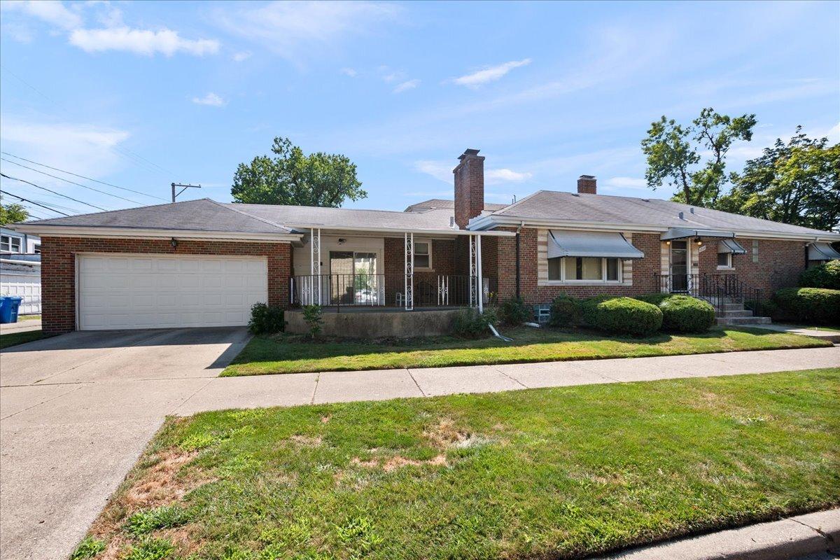 6939 N Francisco Ave., Chicago, IL 60645