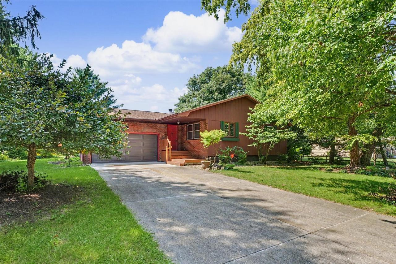 2231 Nancy Ln., St. Joseph, IL 61873