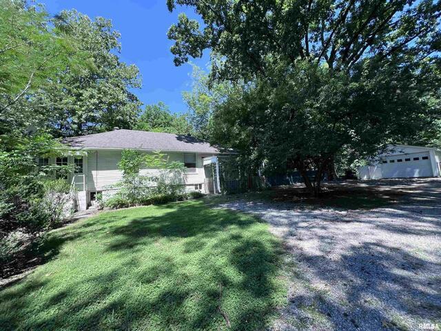 1312 W Sycamore St., Carbondale, IL 62901
