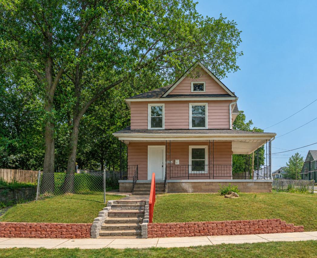 905 N Winnebago St., Rockford, IL 61103