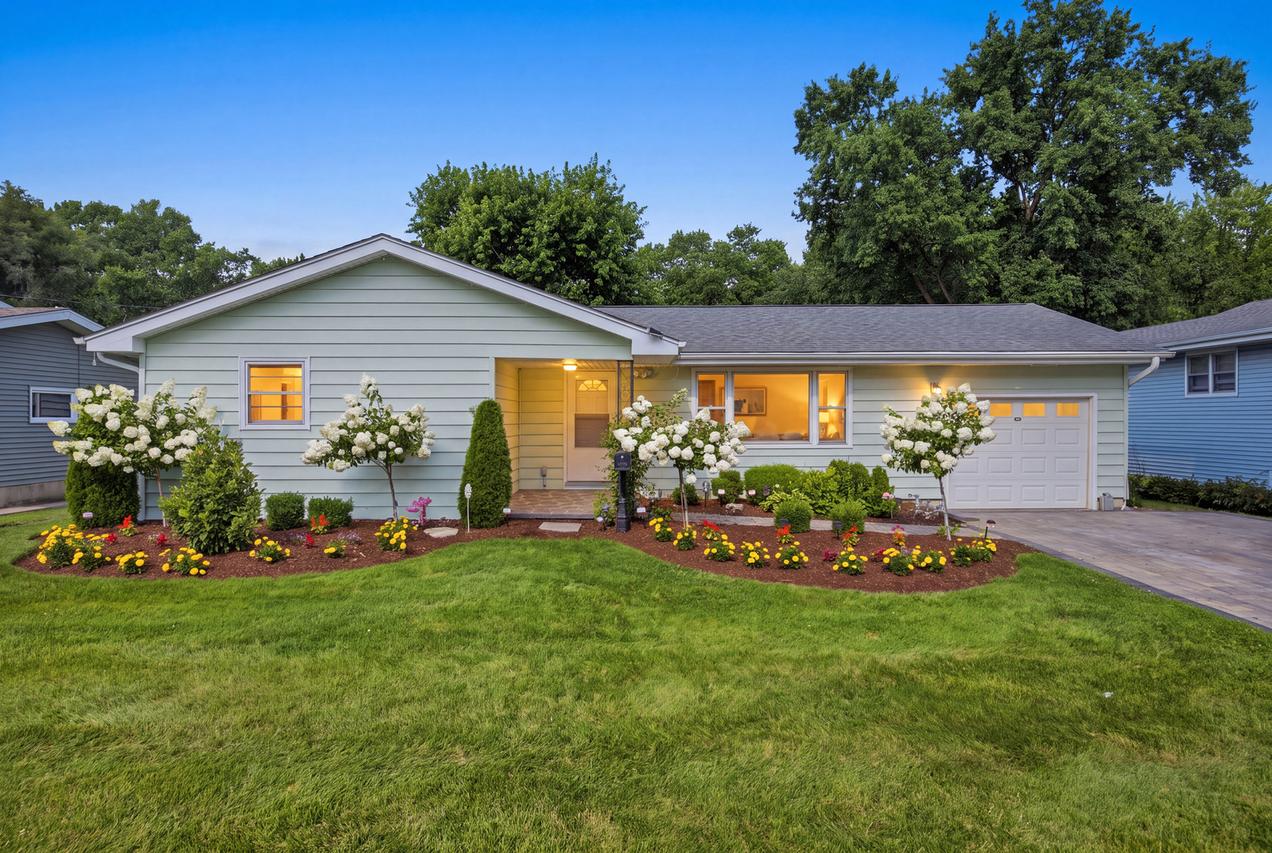 1109 Wicker St., Woodstock, IL 60098