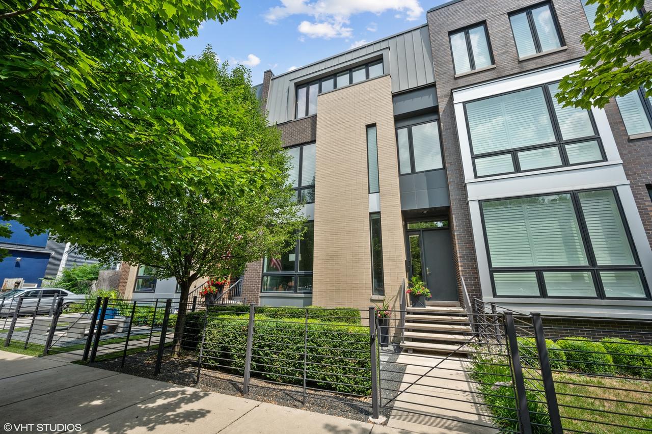 1544 W Montana St., Chicago, IL 60614