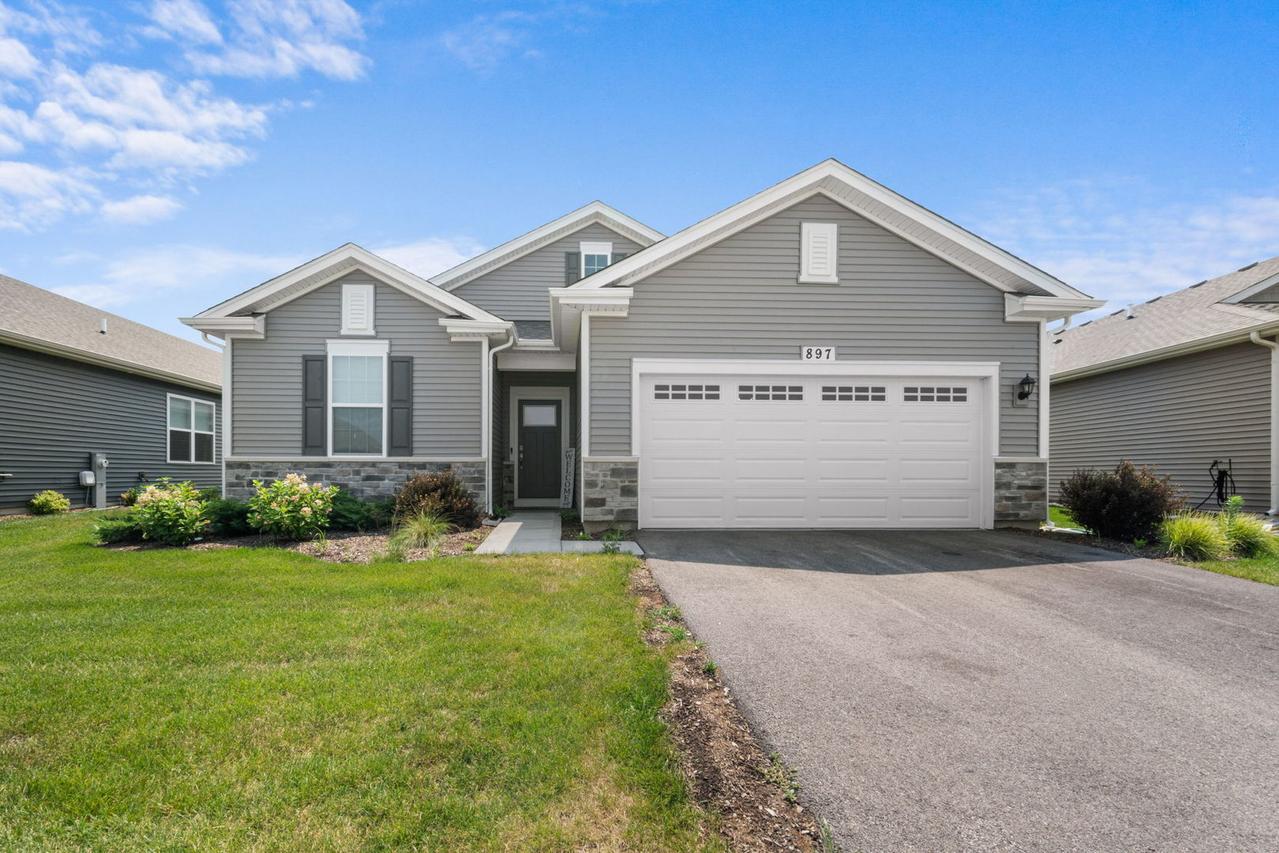 897 Plateau Dr., Pingree Grove, IL 60140