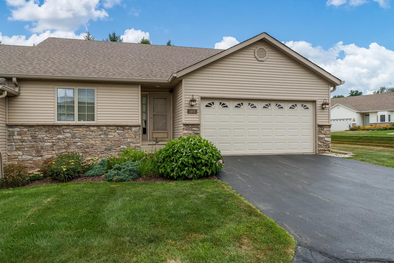 1401 Stone Bridge Crossing, Rockford, IL 61108