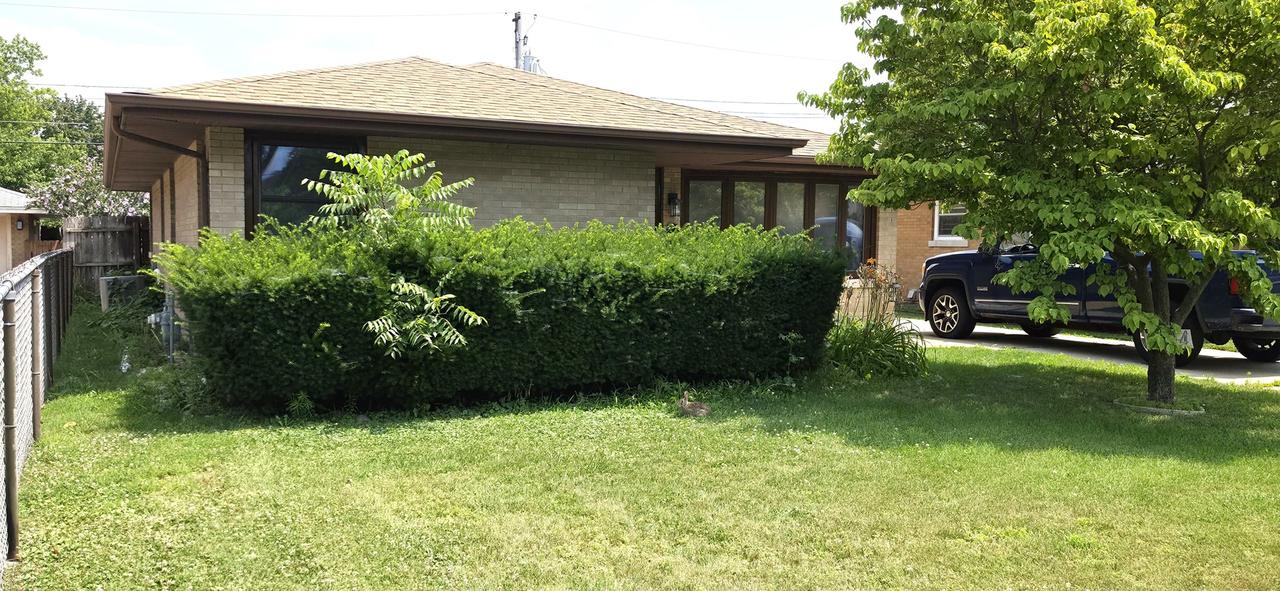 1904 Oakland Ave., Crest Hill, IL 60403