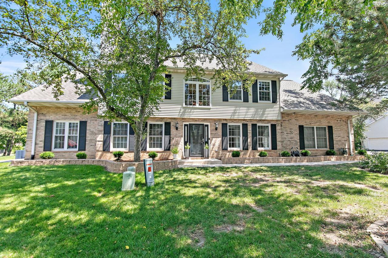 1559 Laurel Oaks Dr., Streamwood, IL 60107