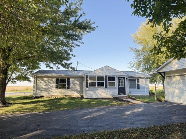 550 N Illinois Ave., Deland, IL 61839