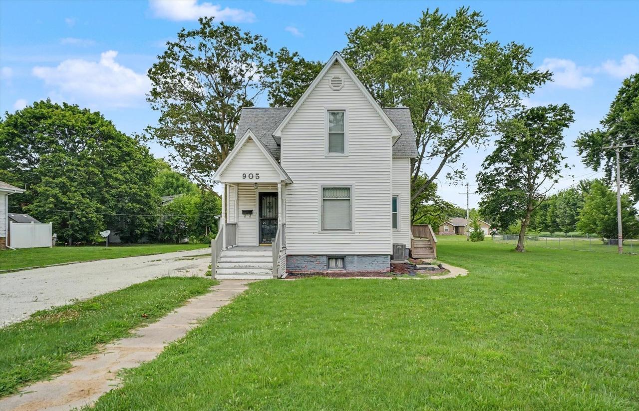 905 E Pells St., Paxton, IL 60957