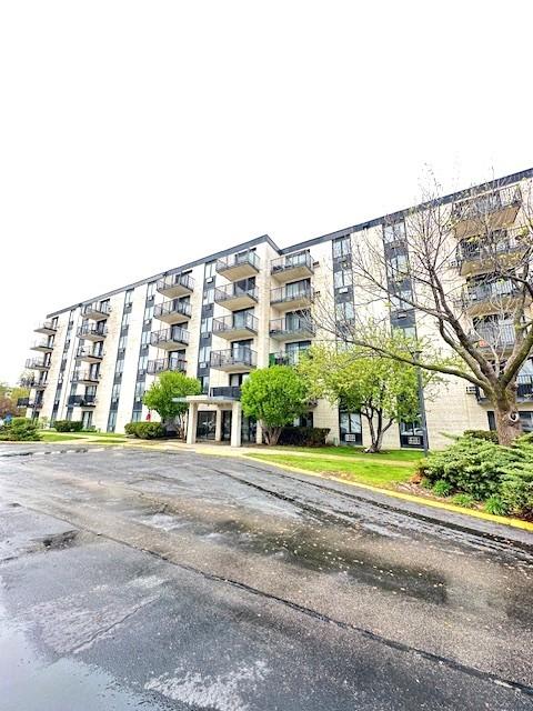 9128 W Terrace Dr. #4F, Niles, IL 60714