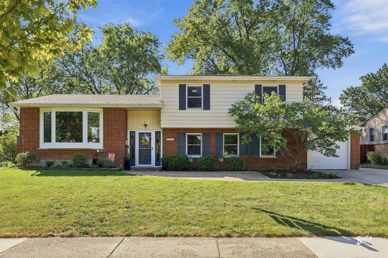 1341 E Virginia Dr., Palatine, IL 60074