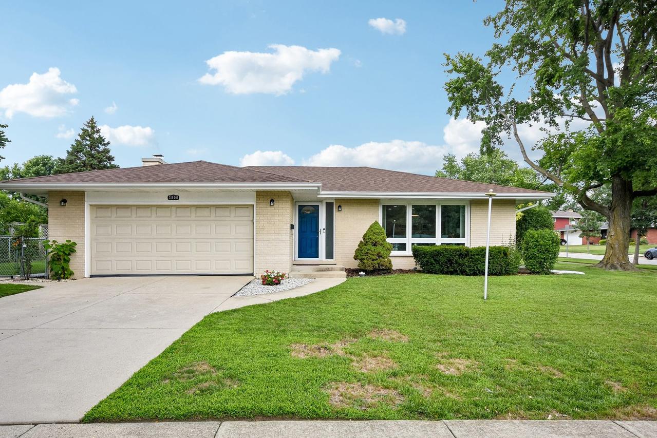3500 Plum Grove Dr., Rolling Meadows, IL 60008