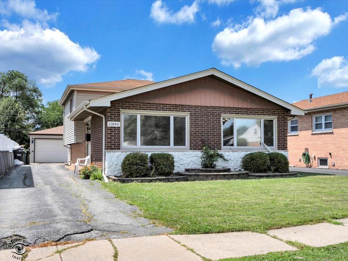 11044 Menard Ave., Chicago Ridge, IL 60415