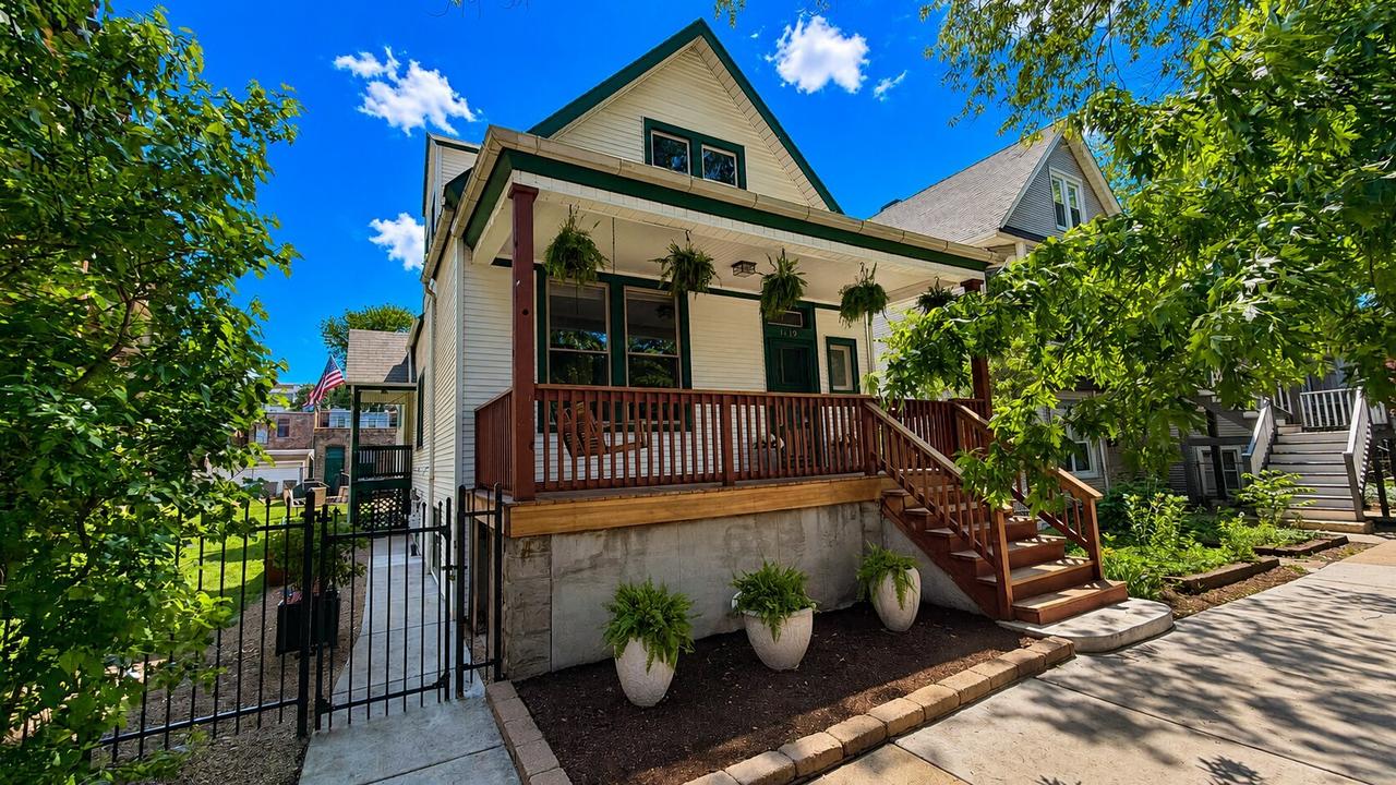 1819 W Cornelia Ave., Chicago, IL 60657