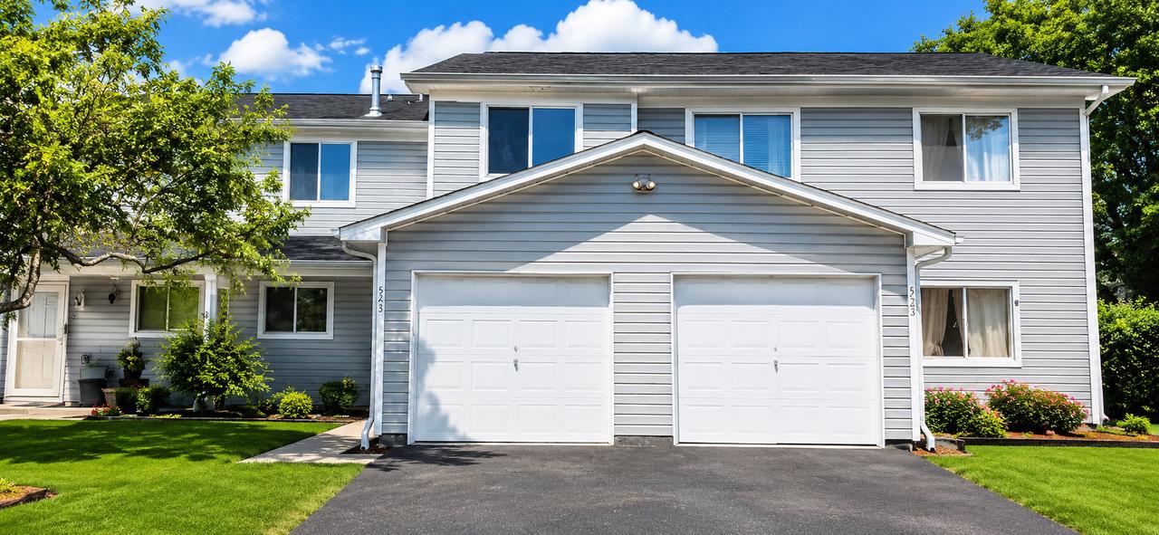 523 Alton Ct., Carol Stream, IL 60188