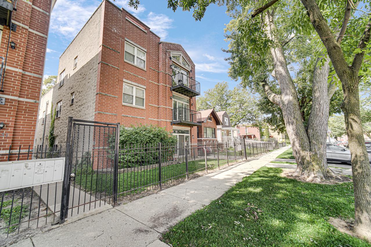 5933 W Huron St. #1S, Chicago, IL 60644