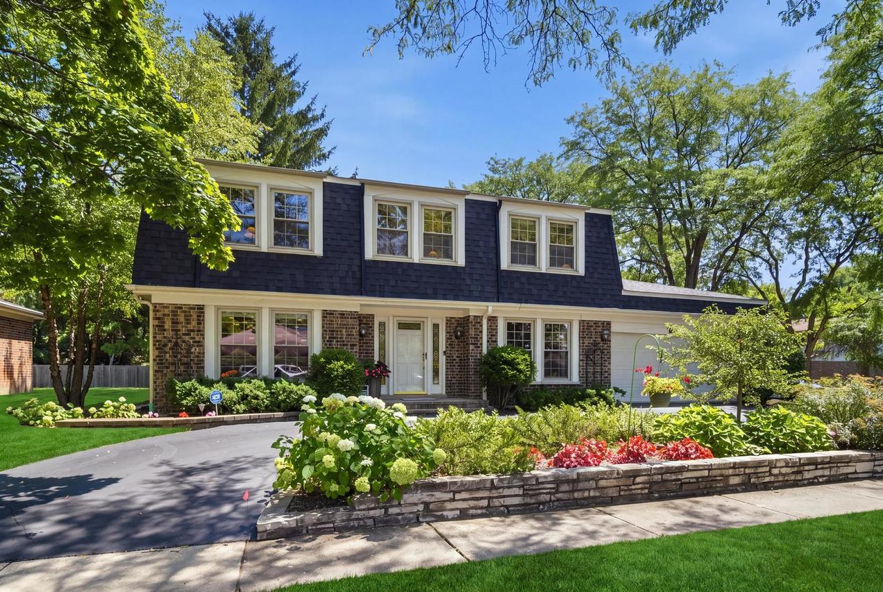 301 Earls Ct., Deerfield, IL 60015
