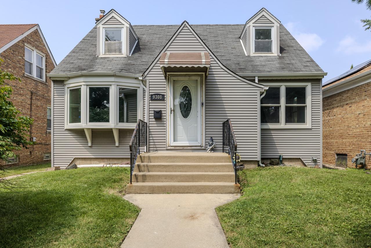 9308 S Troy Ave., Evergreen Park, IL 60805