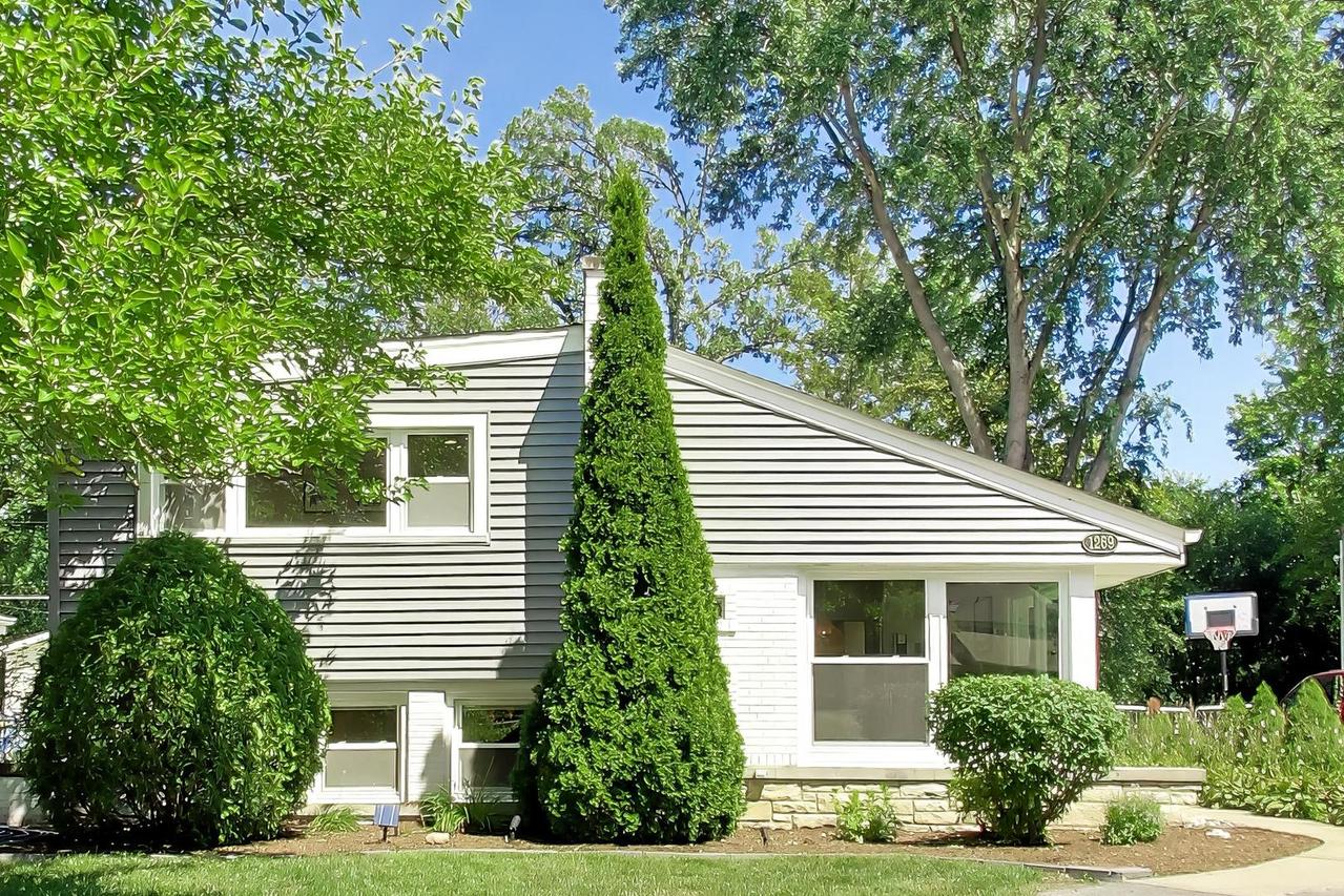 1269 Eastwood Ave., Highland Park, IL 60035