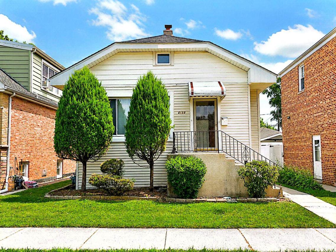2133 N 75th Ave., Elmwood Park, IL 60707