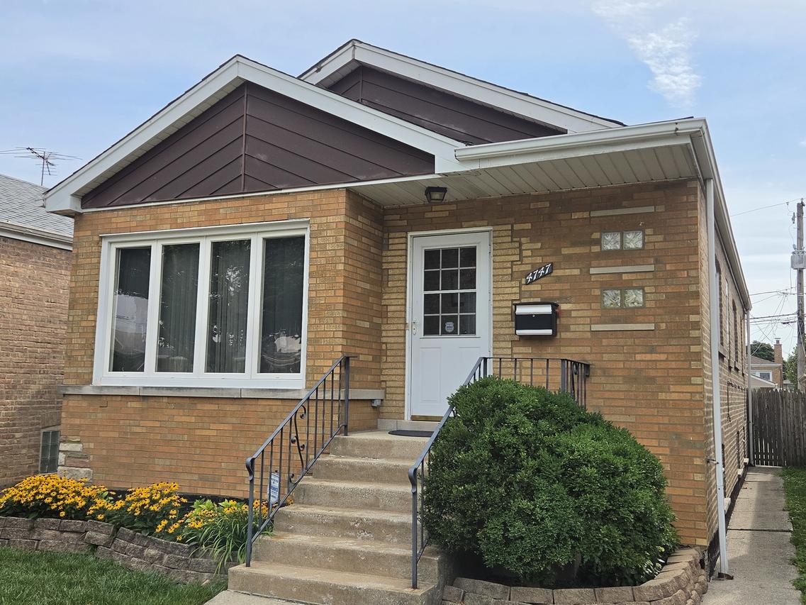 4747 S Leclaire Ave., Chicago, IL 60638