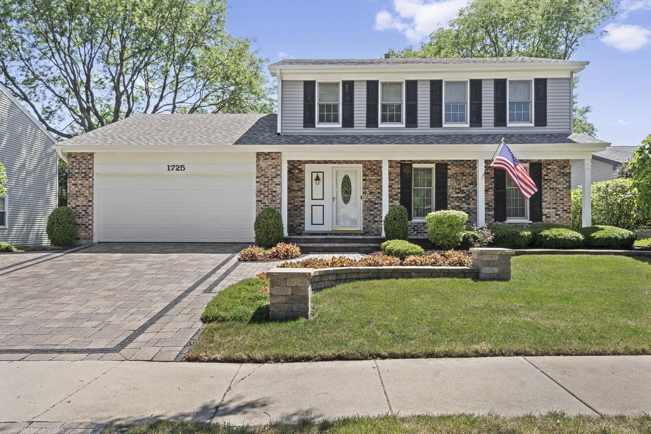 1725 Monmouth Pl., Downers Grove, IL 60516