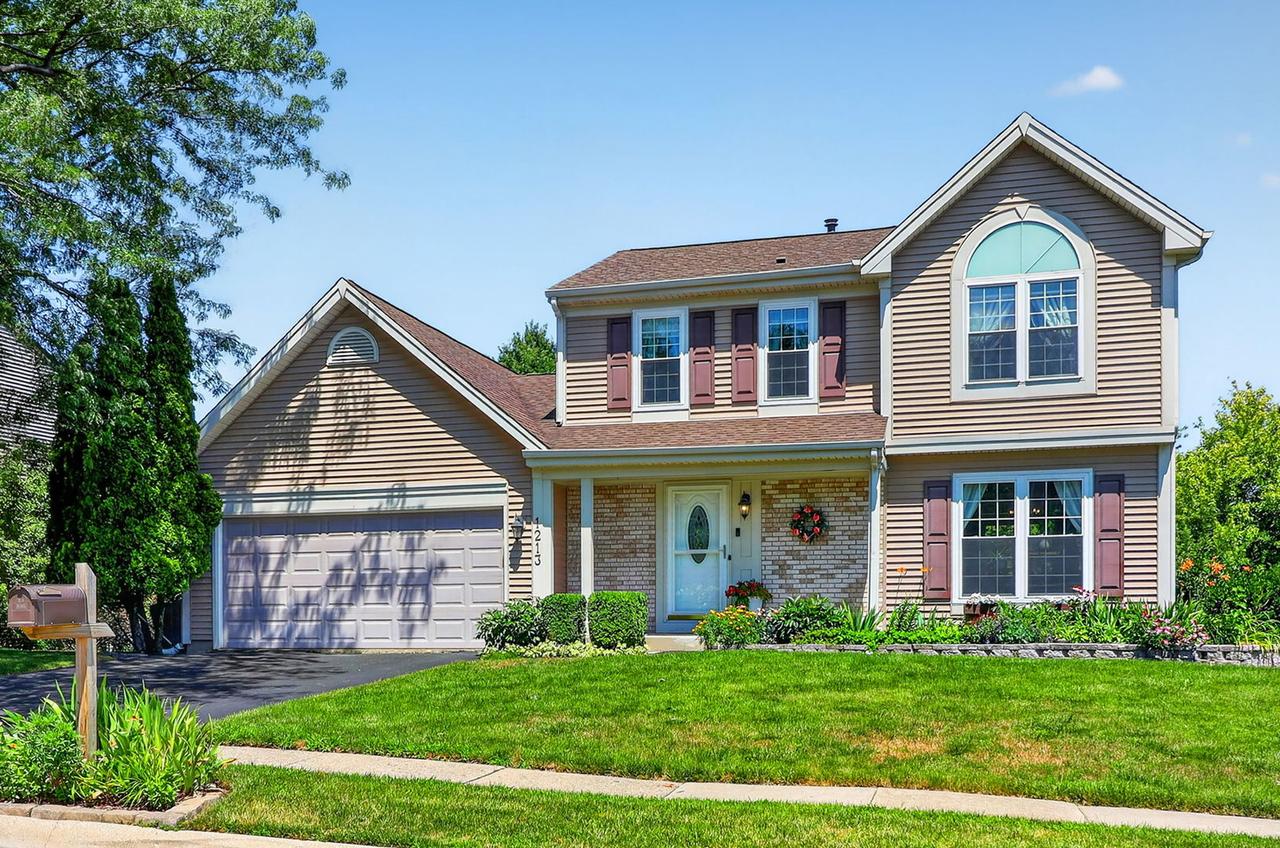 1213 Saratoga Dr., Carol Stream, IL 60188
