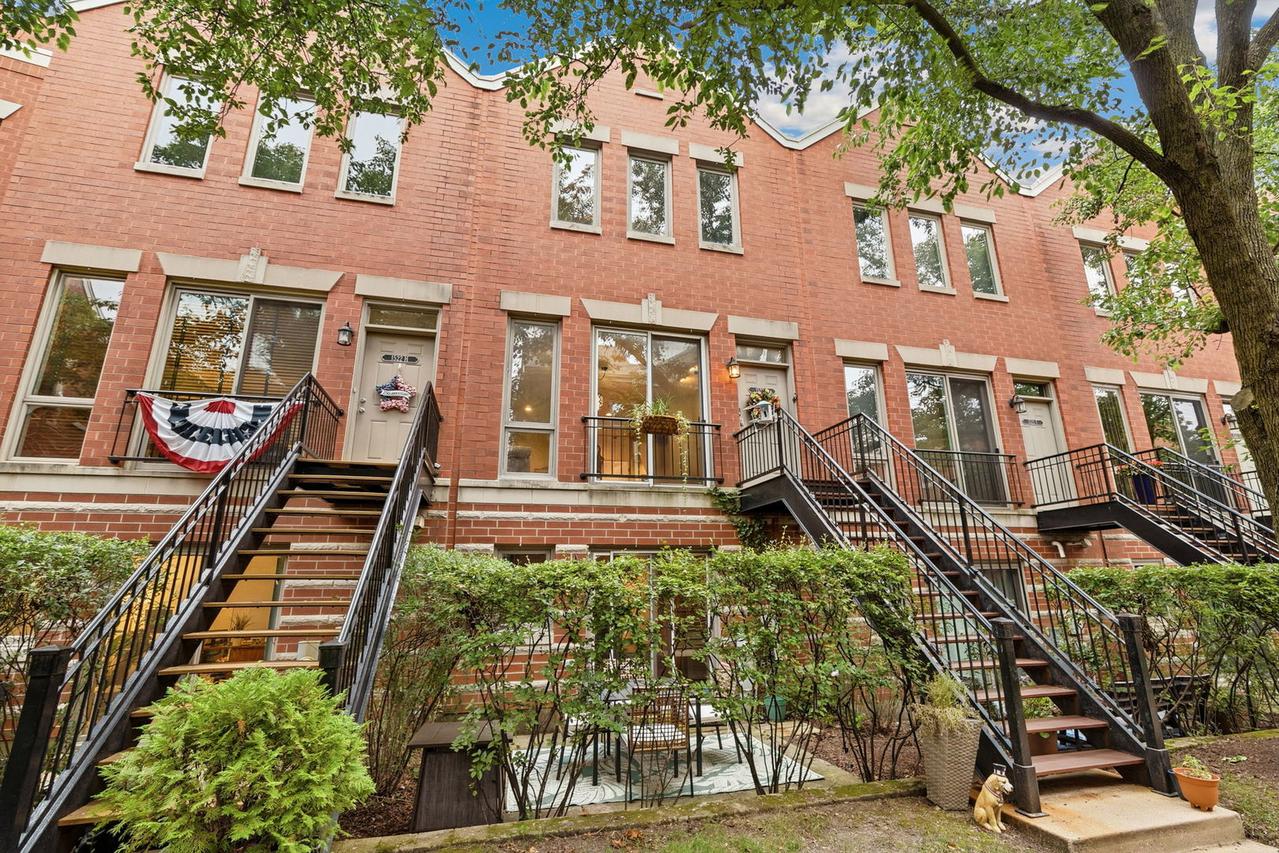1522 W School St. #G, Chicago, IL 60657