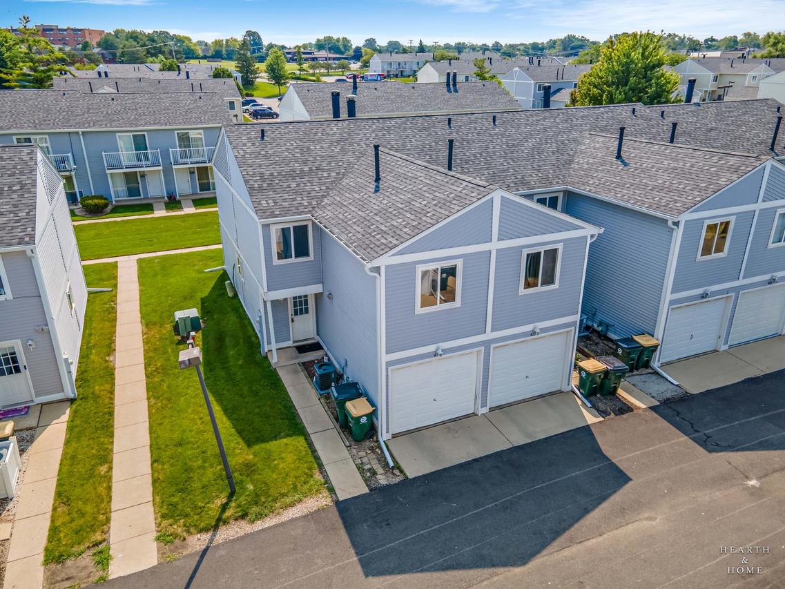 430 Meadow Green Ln., Round Lake Beach, IL 60073