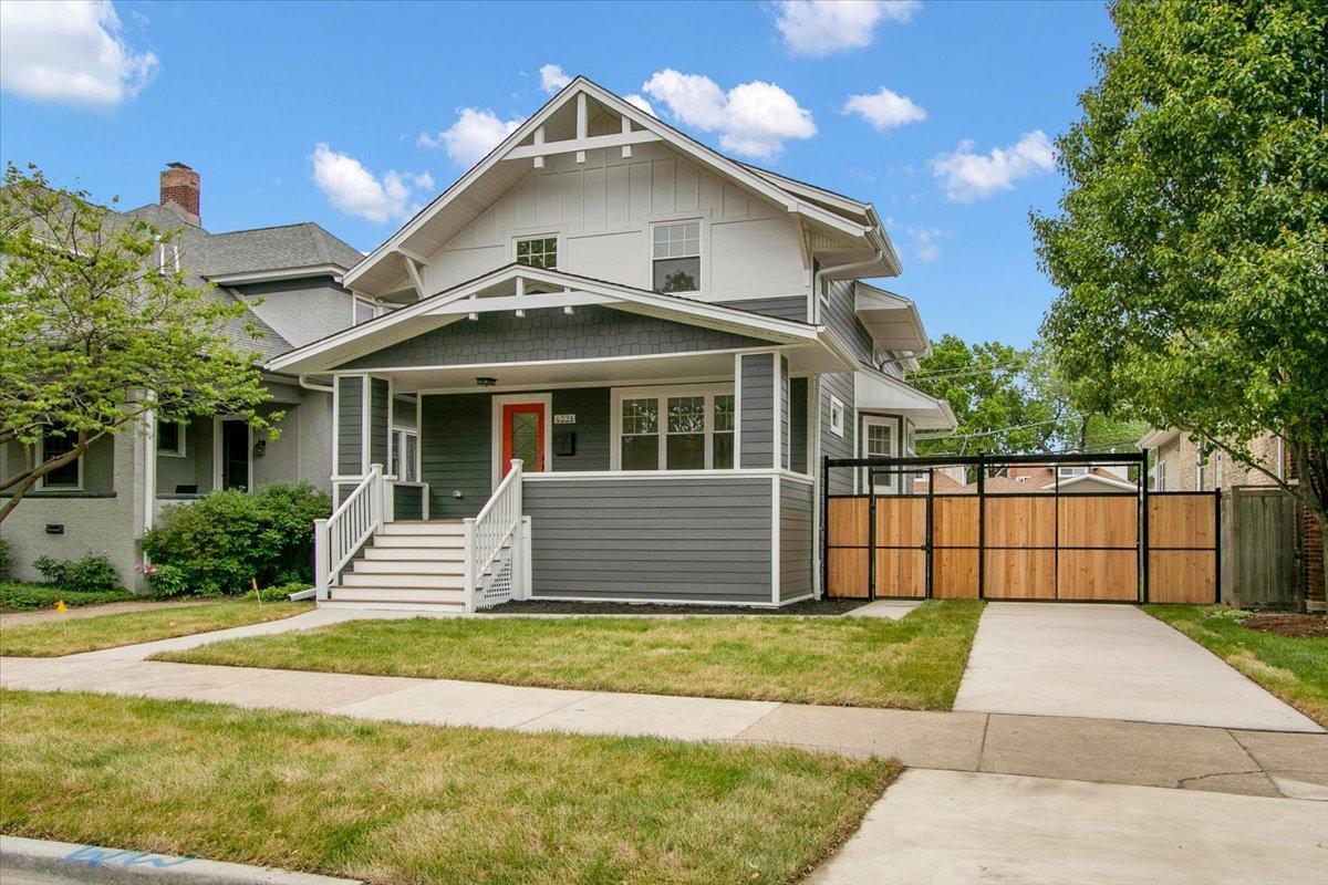 4036 W Warwick Ave., Chicago, IL 60641