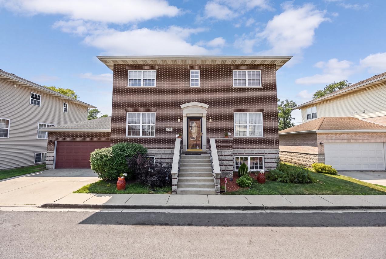 1018 Park Pl., Bellwood, IL 60104