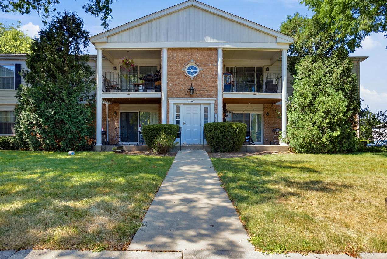 967 Golf Course Rd. #2, Crystal Lake, IL 60014