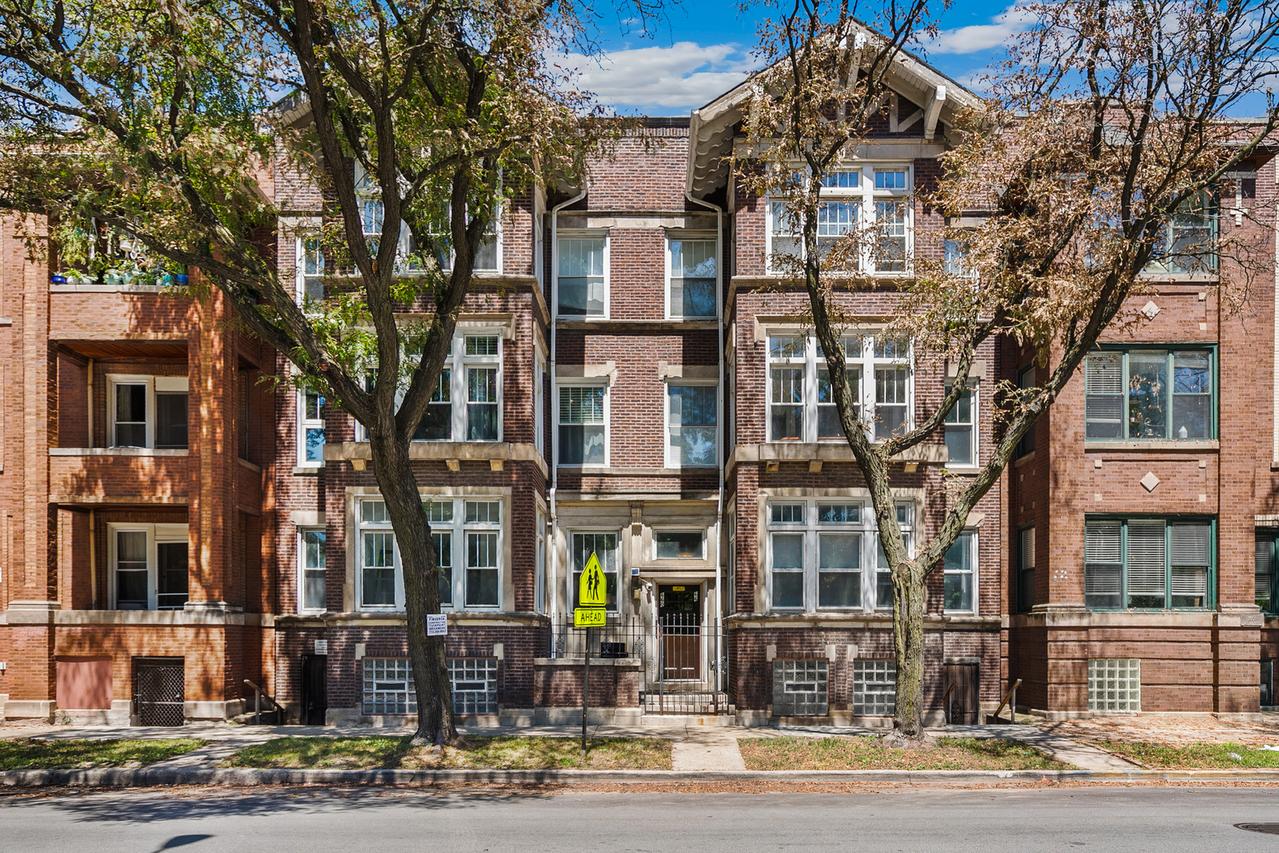 660 E 51st St. #2W, Chicago, IL 60615