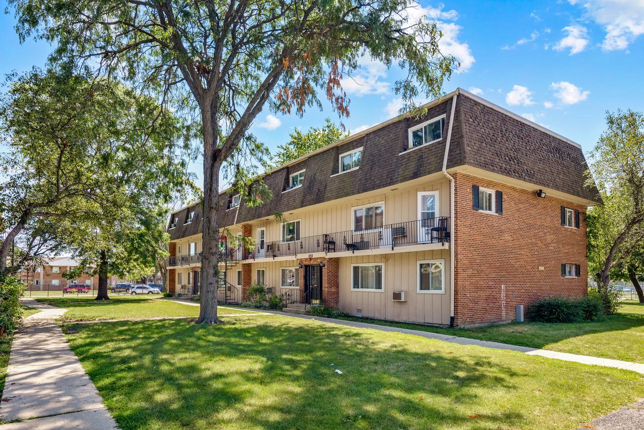 2308 Algonquin Rd. #7, Rolling Meadows, IL 60008