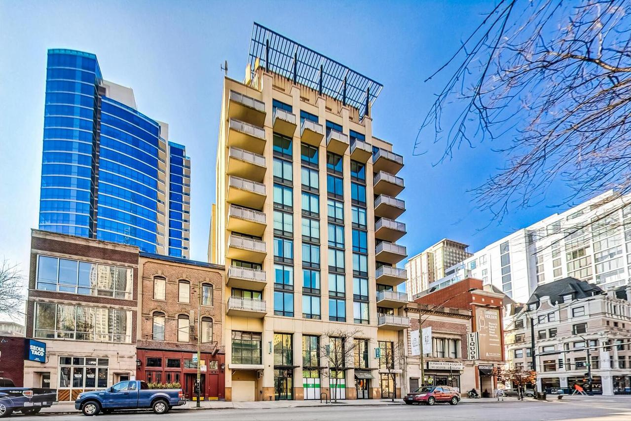 744 N Clark St. #1005, Chicago, IL 60654