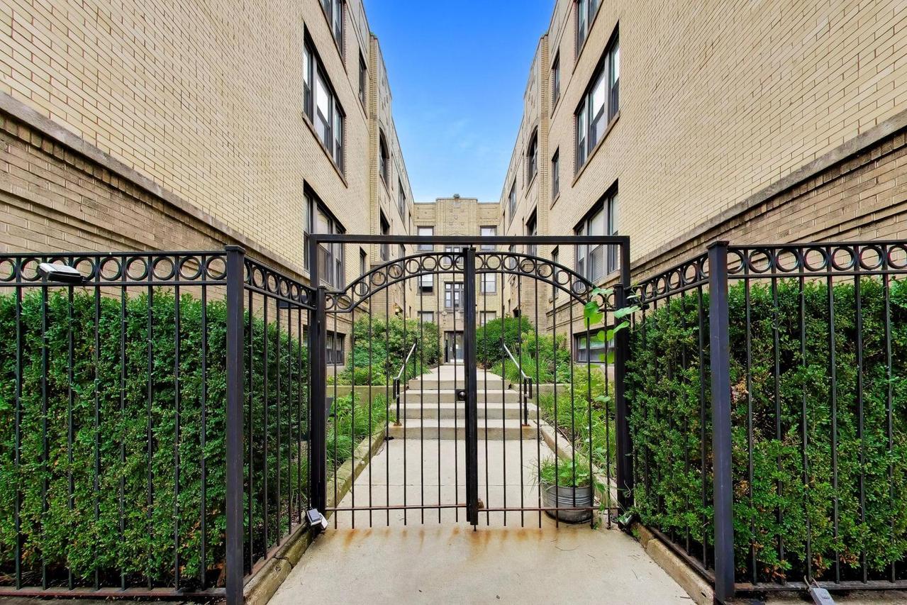 4636 N Albany Ave. #2, Chicago, IL 60625