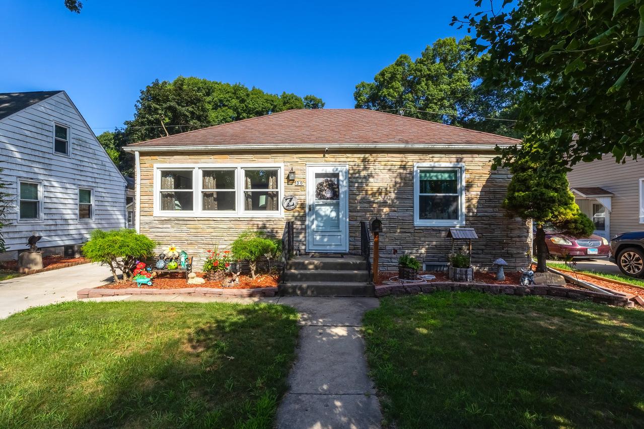 30 Blackhawk Hills Ct., Rock Island, IL 61201