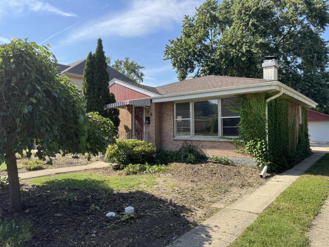 48 Rosemont Ave., Roselle, IL 60172