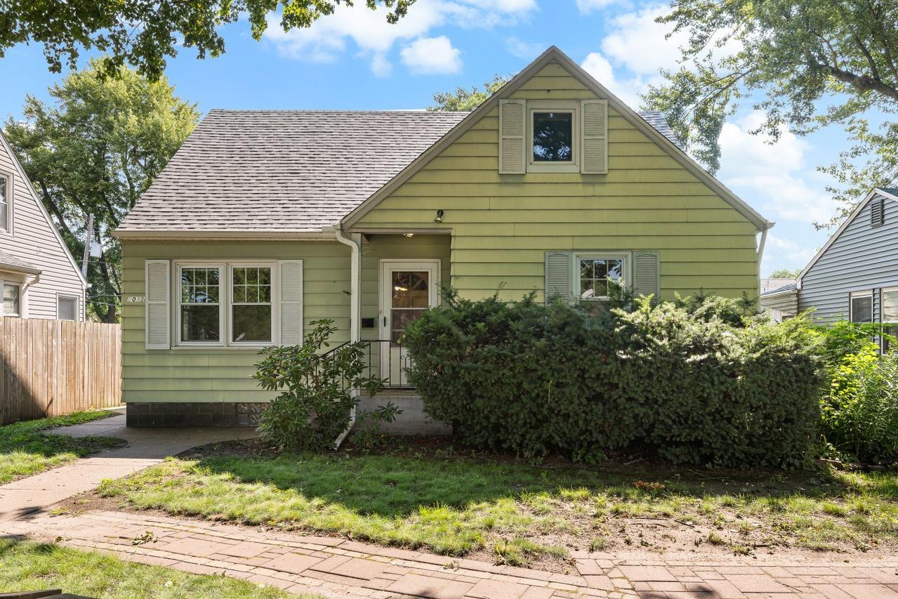 2013 36th St., Rock Island, IL 61201