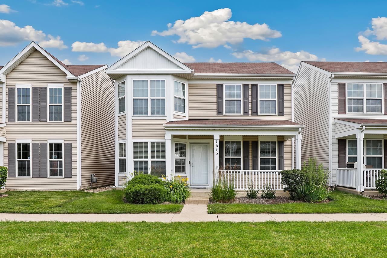 1613 Victoria Park Cir., Aurora, IL 60504