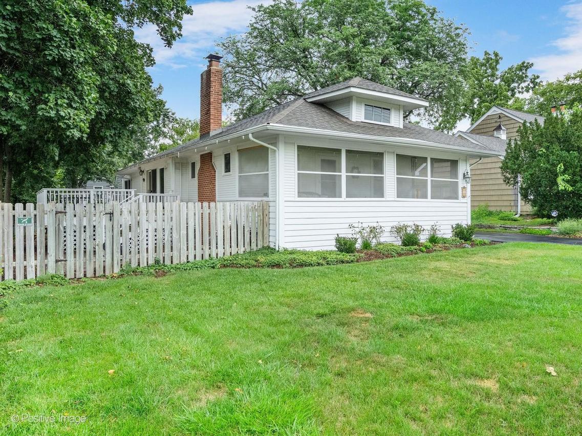 219 W Oak Ave., Wheaton, IL 60187