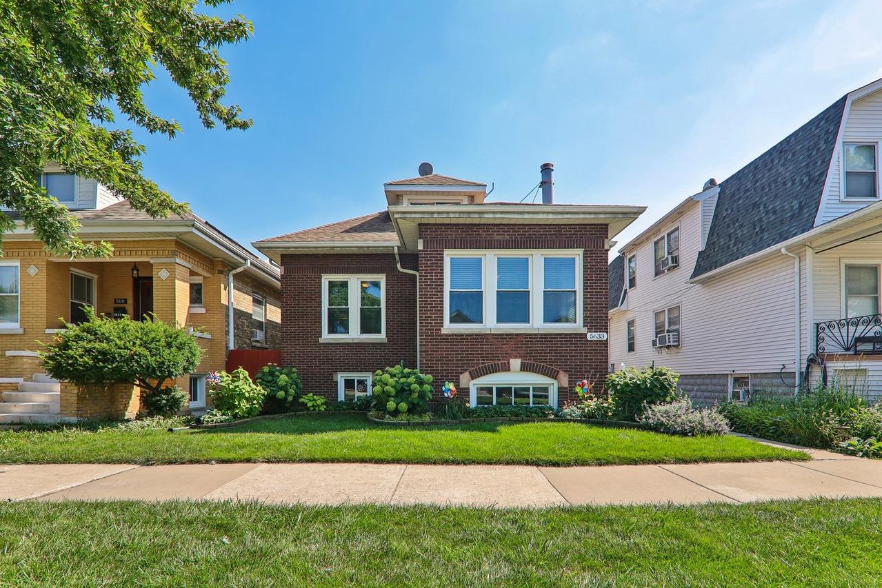 5633 W Cornelia Ave., Chicago, IL 60634