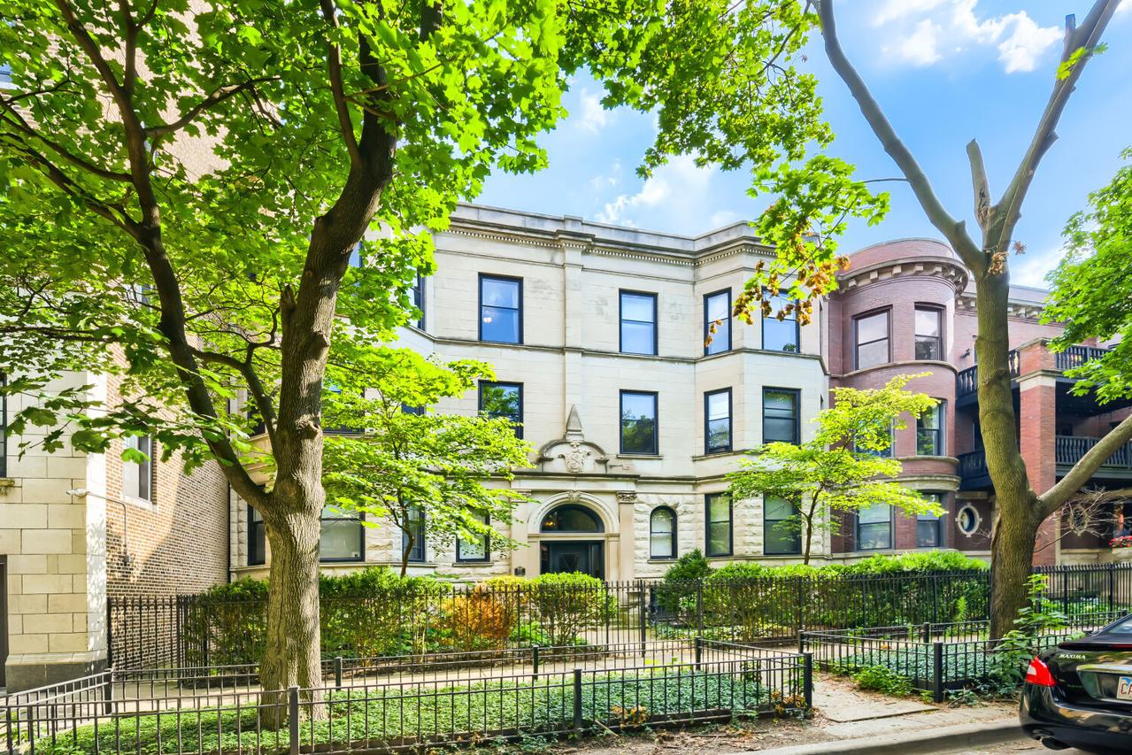 823 W Lakeside Pl. #3E, Chicago, IL 60640