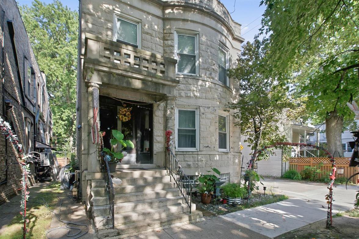 7065 N Wolcott Ave., Chicago, IL 60626