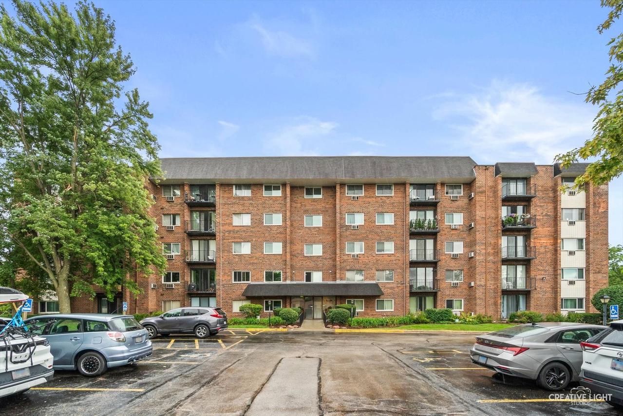 4721 St. Joseph Creek St. #2-H, Lisle, IL 60532