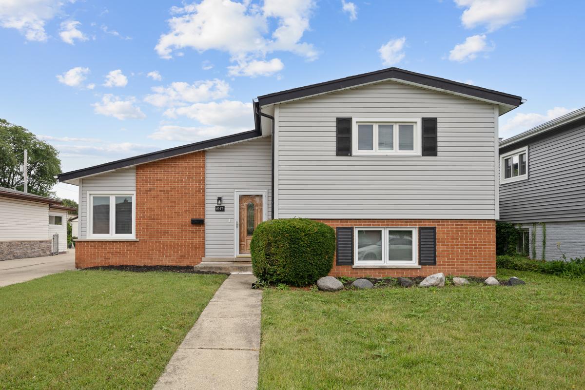 8147 N Chester Ave., Niles, IL 60714