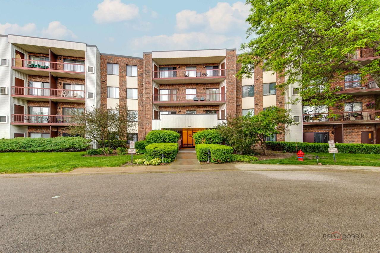 1500 Harbour Dr. #4Q, Wheeling, IL 60090