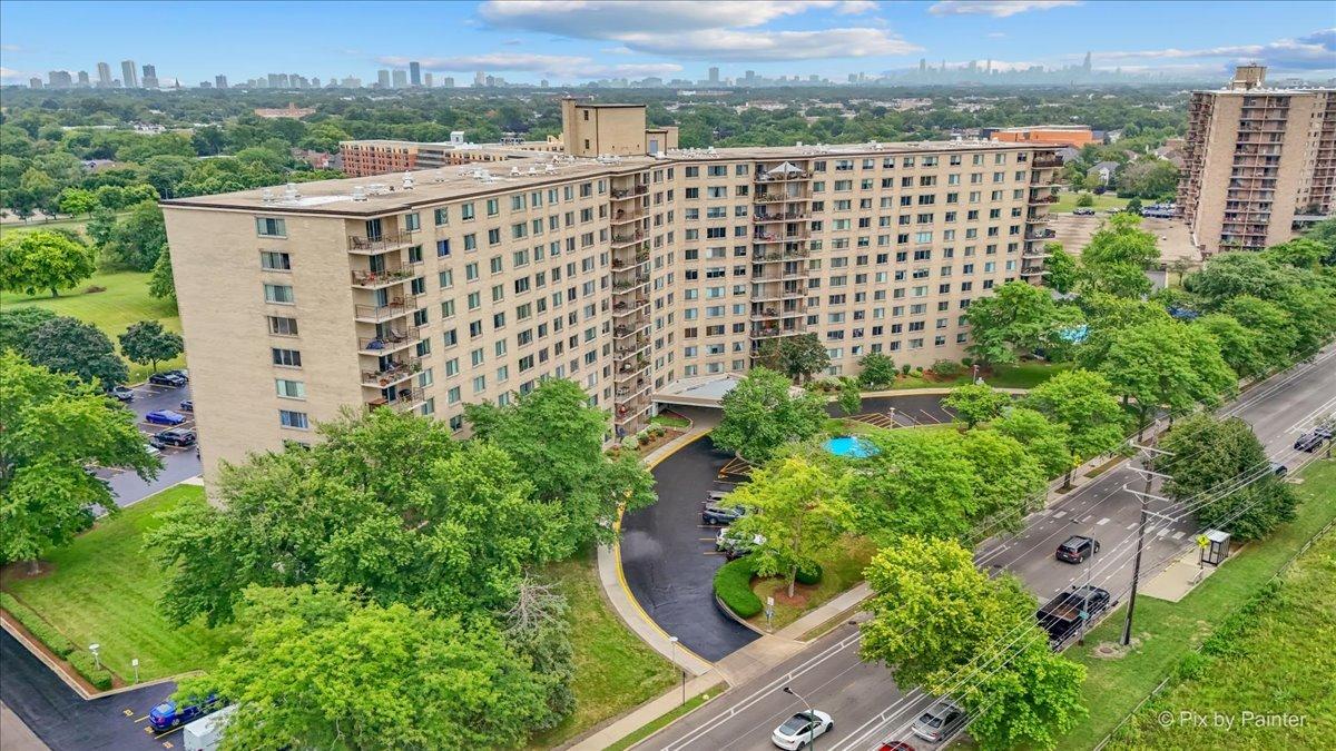 6933 N Kedzie Ave. #405, Chicago, IL 60645