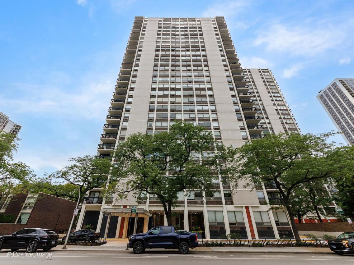 1455 N Sandburg Ter. #803, Chicago, IL 60610
